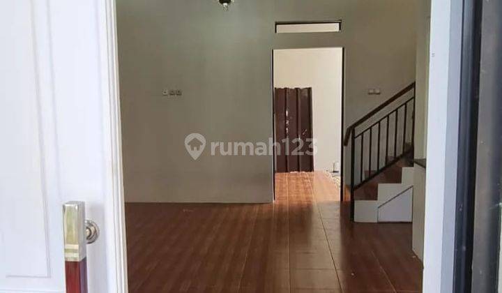 Rumah Nyaman 2 Lantai di Sewakan Di Cinere dekat Tol Brigif 4