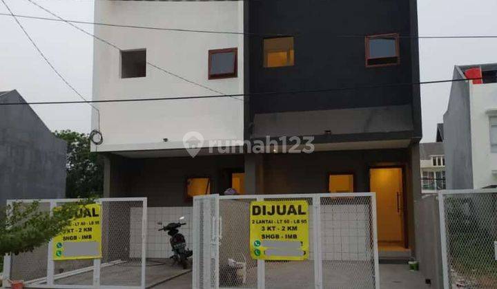 RUMAH NYAMAN 2 LANTAI DALAM KOMPLEK STRATEGIS  1