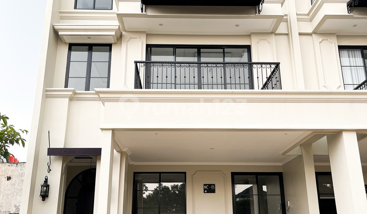 House for Sale in Jagakarsa, Ready to Occupy, Cluster on Main Road Side 2