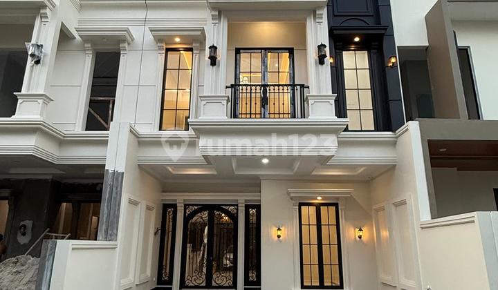 House For Sale In Jagakarsa Ready To Live In Cluster By The Main Road