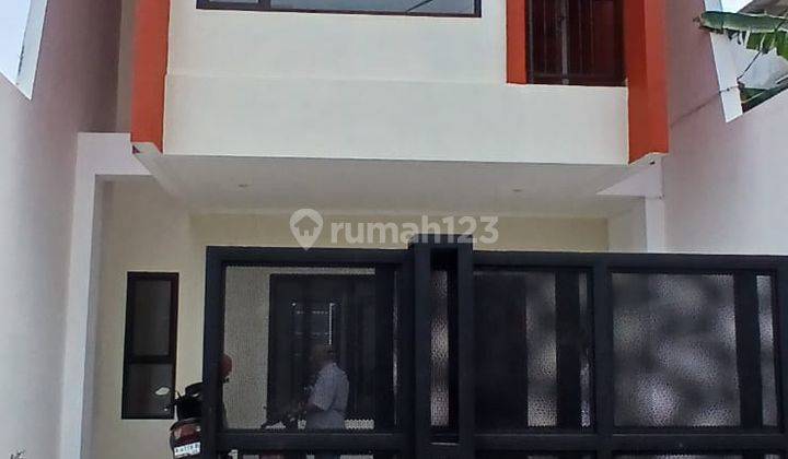 Rumah Scandinavian Di Krukut Dekat Pintu Tol Desari Strategis 2