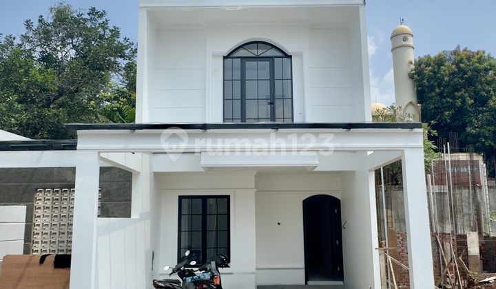 Rumah Dijual di Lebak Bulus 3 Lantai Paling Murah Akses 2 Mobil Rumah Dijual di Lebak Bulus 3 Lantai Paling Murah Akses 2 Mobil