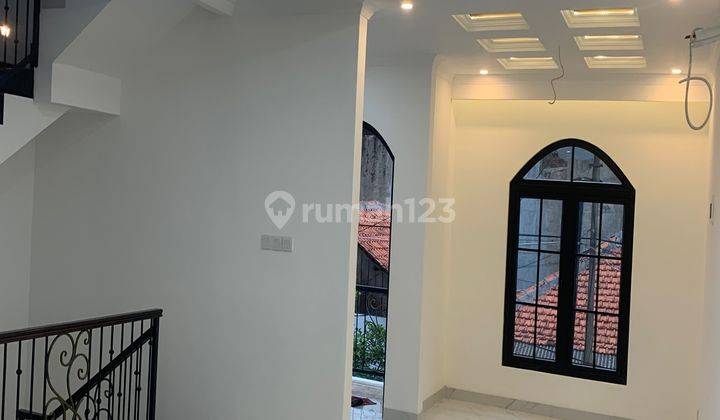 Rumah Classic Cantik Siap Huni Di Tebet Lokasi Strategis Banget 2