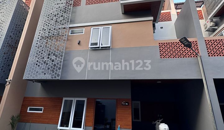 Rumah Jagakarsa Siap Huni 2 Lt+Rooftop Dekat Exit Tol dan Stasiun Rumah Jagakarsa Siap Huni 2 Lt+Rooftop Dekat Exit Tol dan Stasiun
