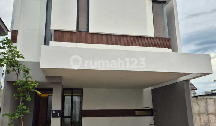 Rumah Dijual Di Bojongsari Dekat Mall The Park. Ada Kolam Renang