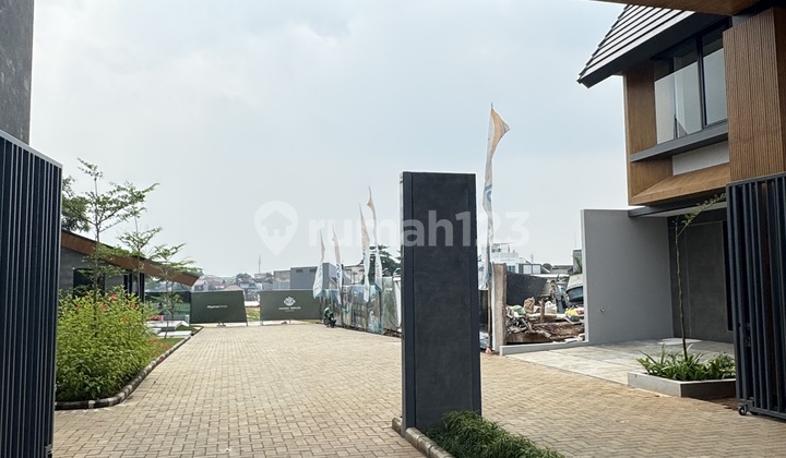 House For Sale In Ciputat 2 Floors In A Cluster 7 Km To Mrt 2