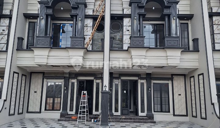 Rumah Kalimulya Cilodong American Classic 2 Lantai Dekat Stasiun