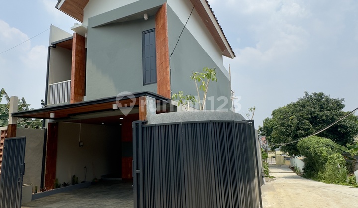 House for Sale in Ciputat Furnished Near Pamulang Toll Road & Campus