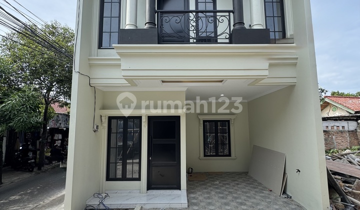 2-Story House in Jagakarsa Under 1 Billion Near Jl Kahfi 2 2