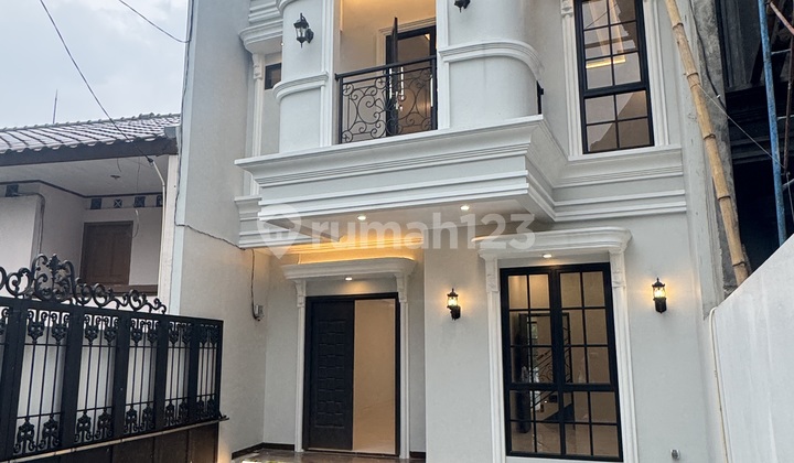 Rumah Sultan Modern Classic di Jagakarsa Ready View Hutan Kota