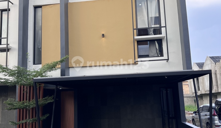 Rumah Pamulang Ada Private Pool Dekat Kantor Walikota