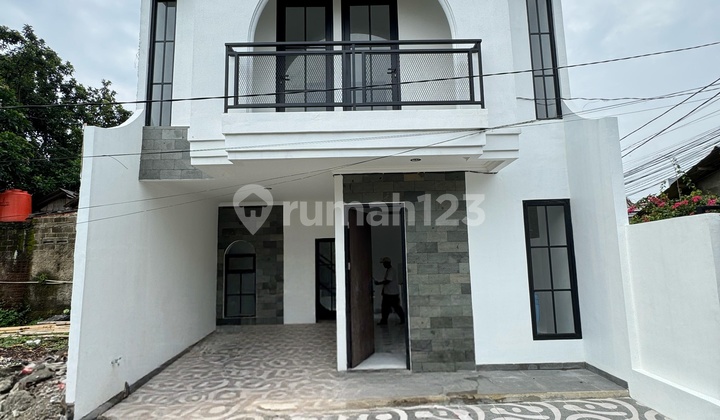 Rumah Rangkapan Jaya Depok 2 Lantai 5 Menit ke Pintu Tol Desari Rumah Rangkapan Jaya Depok 2 Lantai 5 Menit ke Pintu Tol Desari