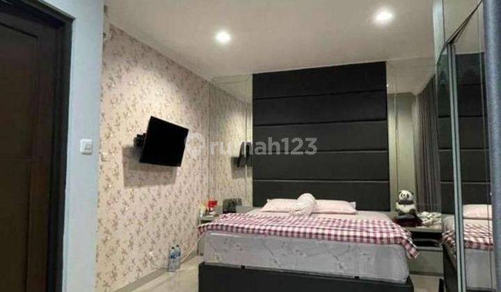 Rumah 3 Lantai Bagus Furnished di Ciputat Molek, Tangerang Selatan 10
