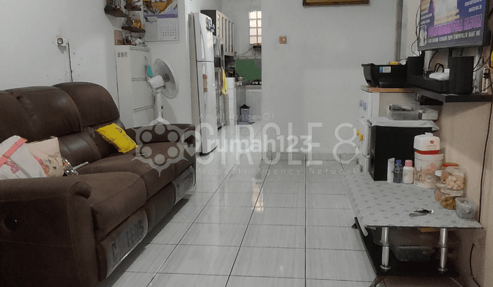 Rumah Bagus Semi Furnished SHM di Taman Rahayu, Bandung 1