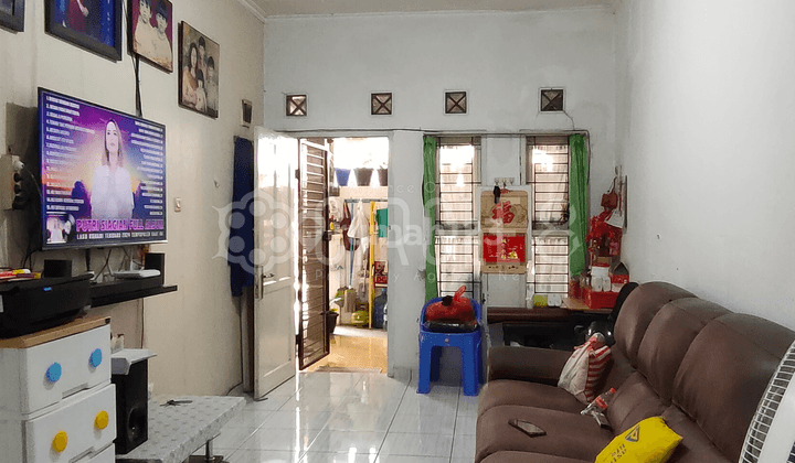 Rumah Bagus Semi Furnished SHM di Taman Rahayu, Bandung 2