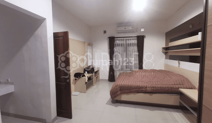 Rumah 2 Lantai Bagus Semi Furnished Hadap Timur di Tki Ii Bandung 2