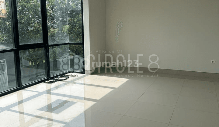 Rumah 2 Lantai Bagus Unfurnished di Taman Holis Indah I, Bandung 2