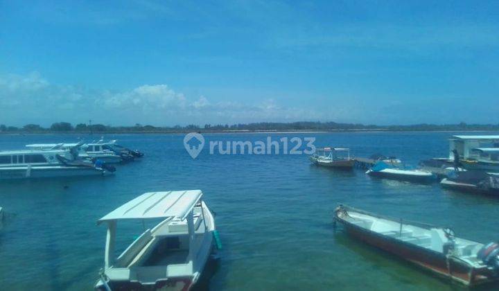 The beach land at the tip of Tanjung Benoa can be used to directly park a yacht or speedboat 1