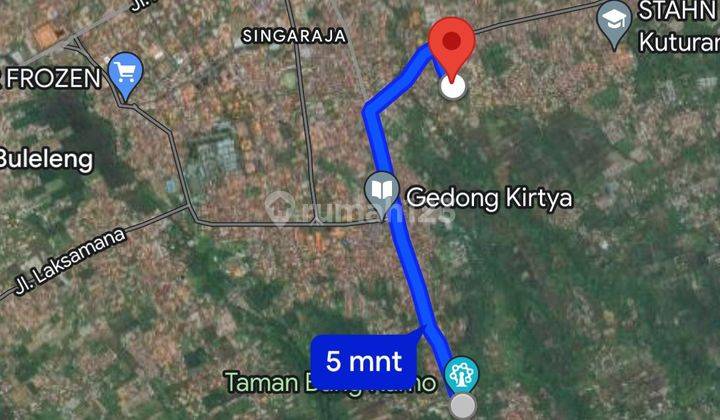 Land in the city of Singaraja only 7 minutes to the beach and 4 minutes to BungKarno Park 2