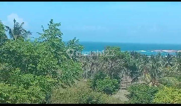 Tanah dj atas bukit di pengantap sekotong selatan lombok barat dengan pemandangan laut  2