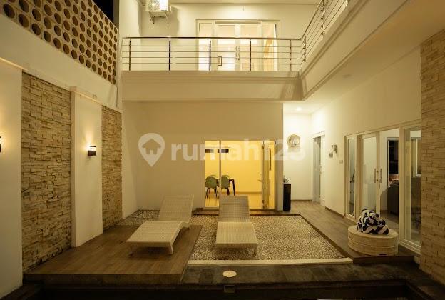 Di Jual.villa Canggu Balidijual Villa Di Canggu Bali- Jl Raya Canggu ,luas Tanah 150m²luas Bangunan 300m² ,3 Kamar Tidur, 4 Kamar Mandi - 1 Menit Ke Pepito Canggu- 4 Menit Ke Nirvana Health- 8 Menit Ke Pro Education School- 10 Menit Ke Atlas Beach Club- 1