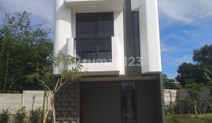 Rumah 2 Lantai SHM dekat Aeon mall serpong 8
