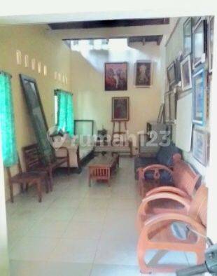 Dijual Rumah Dengan Perabot Mebel Jati, Kawasan Asri 2