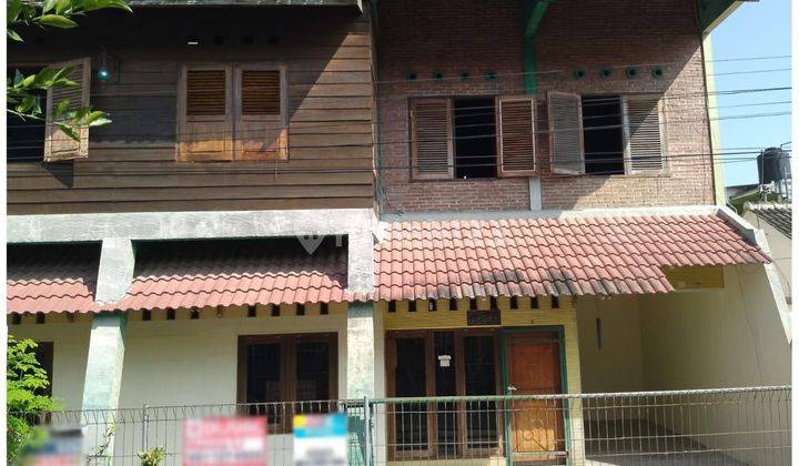 Dijual Rumah Dengan Perabot Mebel Jati, Kawasan Asri 1