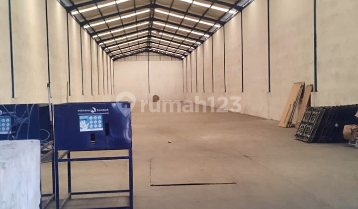 Cheap Warehouse 1,600 M2 Kamal Muara North Jakarta