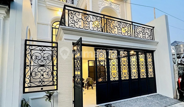 Rumah 3 Lantai 160 M2 American Classic Jagakarsa Jakarta Selatan