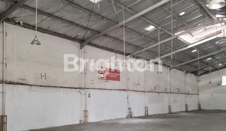 STRATEGIC WAREHOUSE CONNECTING 2 AIRPORTS IN MAS TANGERANG