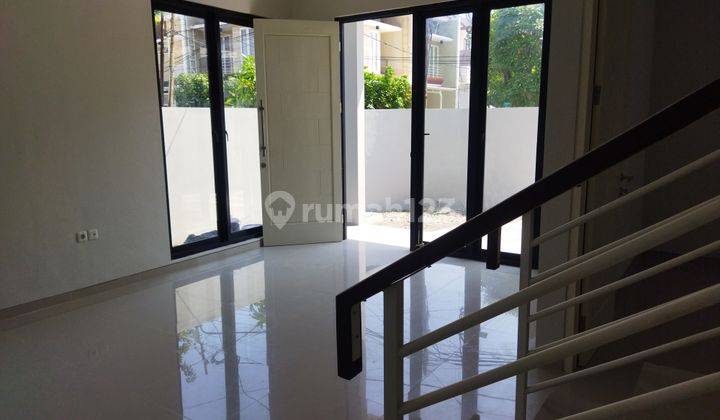 DIJUAL RUMAH BARU 2 LANTAI HOOK BAGUS SELANGKAH KE ITS / MERR/ MULYOSARI  2