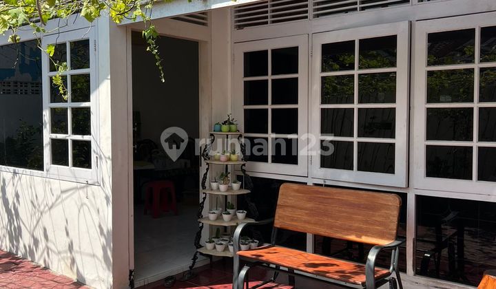Affordable Rent, Ready to Live House Near Juanda UPN Ubaya, Semi-furnished Affordable Rent, Ready to Live House Near Juanda UPN Ubaya, Semi-furnished
