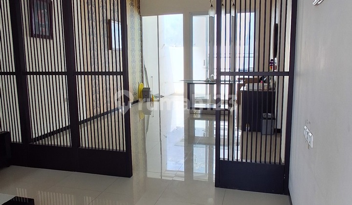 Clean House Ready to Live In, 2 Bedrooms 2 Bathrooms, Furnished, Near Unair Pakuwon Campus.