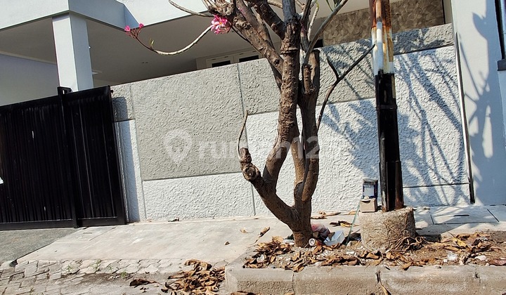 Cheap 1st Floor Industrial House, Good, Steps Away from Juanda Campus School. 2