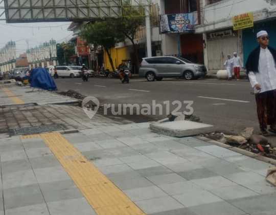 Rarely Available Shop House for Rent, Strategically Located in the Business Center, Steps Away from the City Square 1