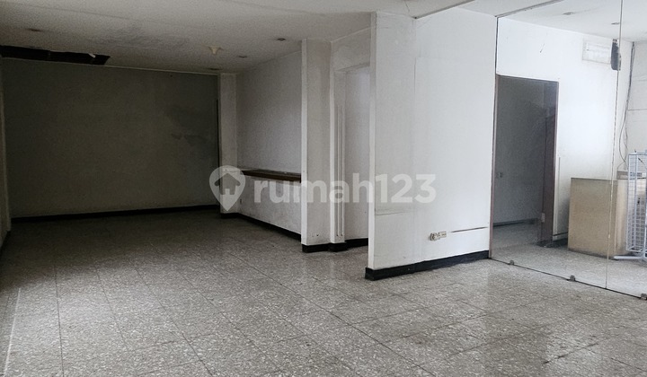 Dijual Rumah Tua cocok untuk kost Atau kantor di Kemang 2