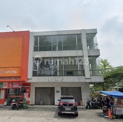 Disewakan Ruko Area Komersil Tebet Bangunan 3 Lantai