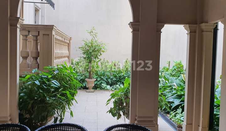 Rumah Mewah 4 Lantai di Regensi Tebet Mas - Luas, Lengkap, Siap Huni 2