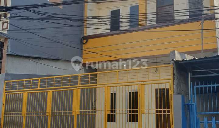 2-Story House in Premium Location Jembatan Lima - Ready to Occupy 2-Story House in Premium Location Jembatan Lima - Ready to Occupy