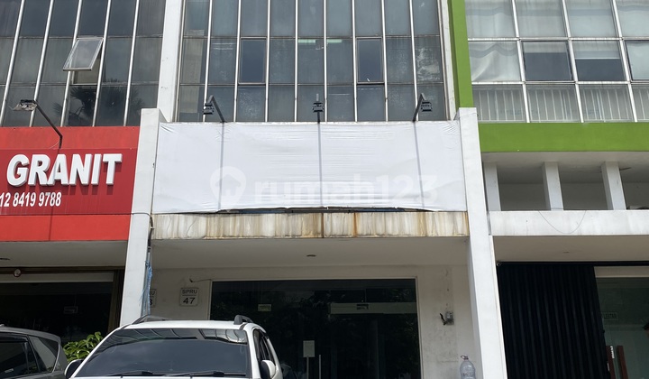 TOWNHOUSE THE SPRING SUMMARECON SERPONG 3 FLOORS 1