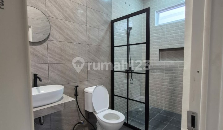Rumah Baru Renovasi 3,5 Lantai di Kelapa Gading - Siap Huni & Strategis! 2
