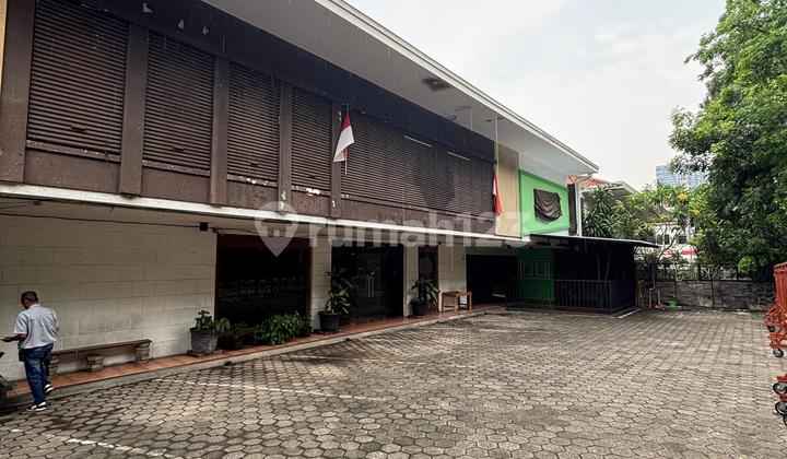 DIsewakan Rumah Usaha Area Kebayoran Baru Wijaya
