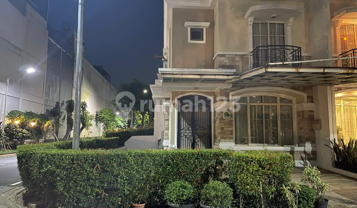 Depan Danau & Hoek! Rumah Mewah Cluster Europe Green Lake City Depan Danau & Hoek! Rumah Mewah Cluster Europe Green Lake City