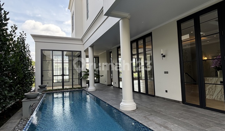Luxury Residence with Classic Modern Facade, 4 Floors, Kebayoran Baru
