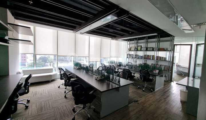 Office Space Mewah Fully Furnished di Sovereign Plaza – Siap Pakai