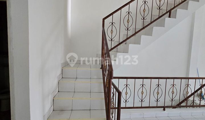 For Rent: 3-Story Corner Shop House in Strategic Location, Pademangan, North Jakarta