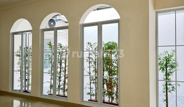 Rmh Cluster Alicante Gading Serpong Jl. Alicante Barat; Hadap Selatan LT : 8x18=144; LB: 170 3+1 KT; 4+1KM. Rmh Cluster Alicante Gading Serpong Jl. Alicante Barat; Hadap Selatan LT : 8x18=144; LB: 170 3+1 KT; 4+1KM.