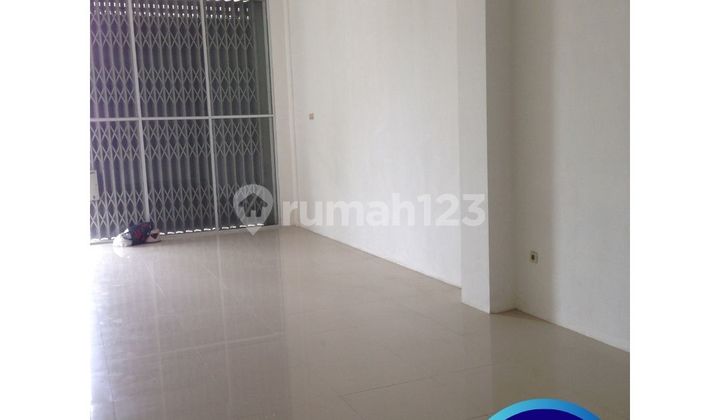 Serpong Attached Shop House for Rent – Total 850 m², Facing Main Road, Highly Strategic Location.