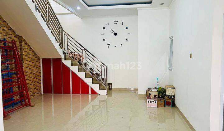 Dijual Rumah 2 Lantai Siap Huni di Dukuh Zamrud,  Bekasi 2